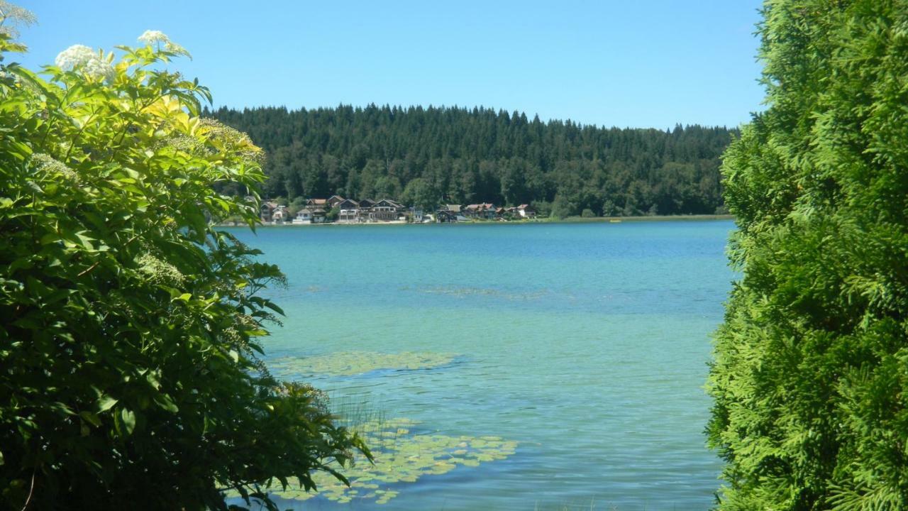 Au Charnet Bed & Breakfast Les Fourgs Екстериор снимка