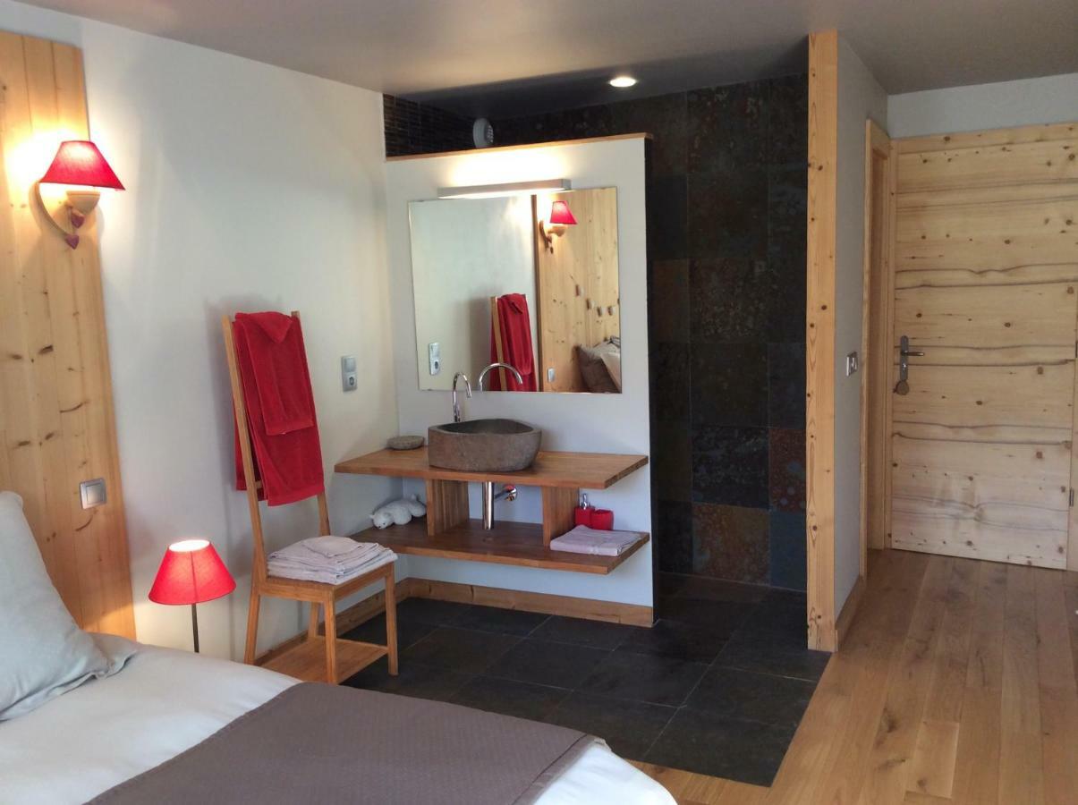Au Charnet Bed & Breakfast Les Fourgs Екстериор снимка