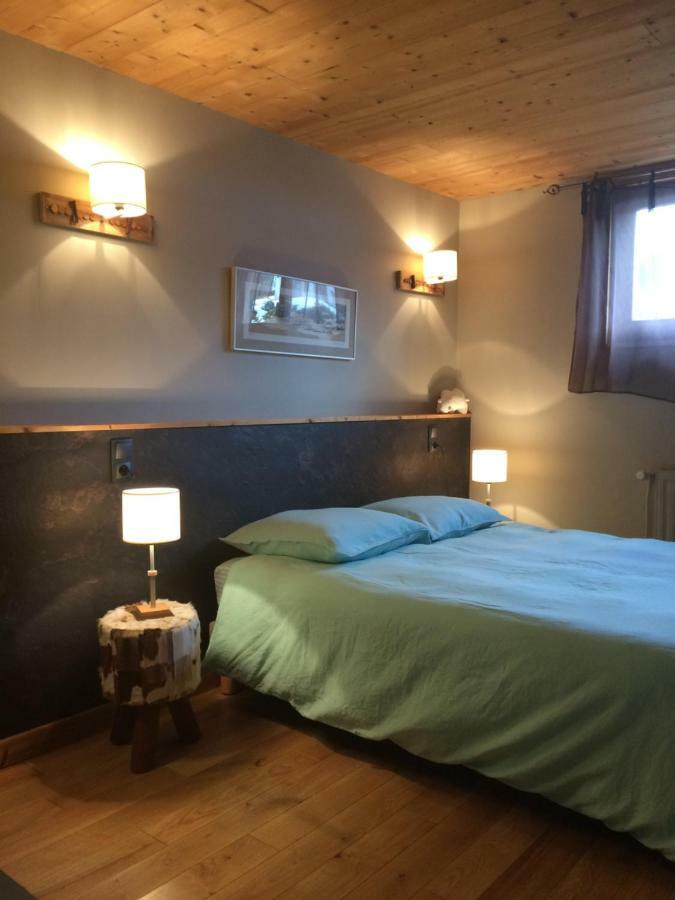 Au Charnet Bed & Breakfast Les Fourgs Екстериор снимка